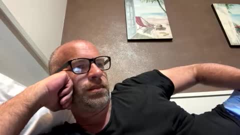 adrienfromparis online show from April 2026 08:15:01 PM