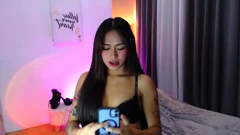 aeshamargaux online show from November 2025 05:50:02 AM