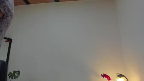 Lorena online show from November 2025 03:01:02 PM