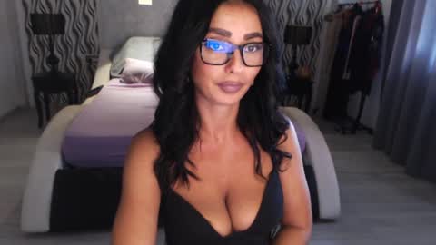 Afro online show from September 2025 01:34:02 PM