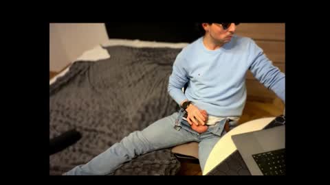 Snapshot of aftertherun chatting on March 2026 09:31:01 PM AfterTheRun online show from March 2026 09:31:01 PM