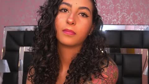 Snapshot of agatha_collinss chatting on January 2025 07:18:01 PM Val inst agatha clls online show from January 2025 07:18:01 PM