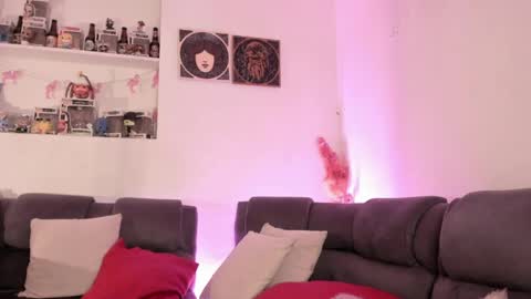 Camila     2 online show from April 2026 12:28:01 AM