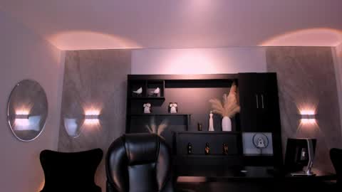 Agatha online show from April 2026 06:05:01 PM