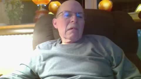 aguynrkfrd online show from February 2026 10:22:01 AM