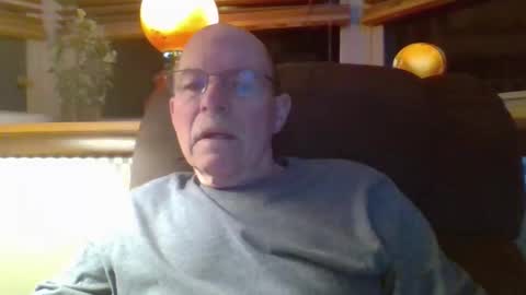 aguynrkfrd online show from February 2026 10:58:01 AM