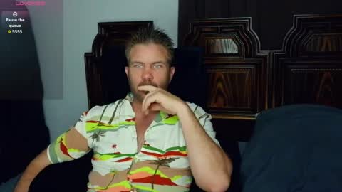 Blue Eyed Handsome Man online show from April 2026 01:15:01 AM