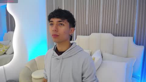 Aiden online show from March 2026 01:05:02 PM