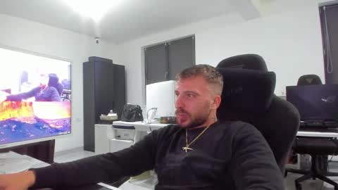 Aiden online show from September 2025 05:18:02 PM