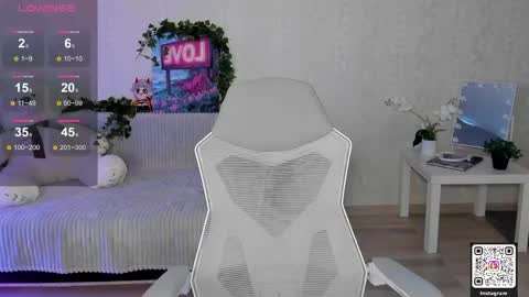 Lynn online show from April 2026 07:14:01 AM