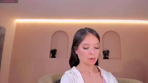  AILEEN VEGA  online show from December 2024 04:38:01 PM