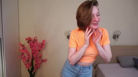 Sofia help me get 50 thumbs up online show from May 2026 06:10:02 AM