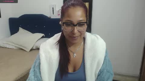 aisha_french online show from June 2026 01:56:01 PM