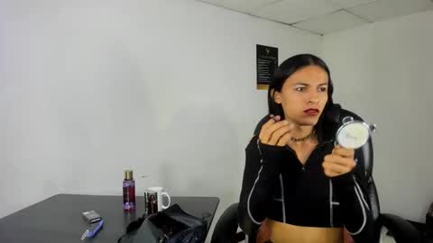 Aisha online show from November 2025 02:48:02 AM