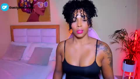 Snapshot of aitana_brown chatting on June 2026 03:25:01 PM Aitana Brown online show from June 2026 03:25:01 PM