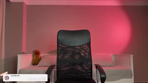             online show from October 2025 07:40:01 PM