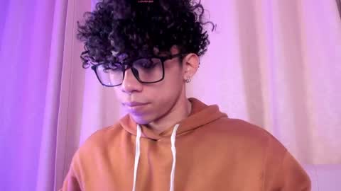 akazaboy online show from April 2026 04:54:01 AM