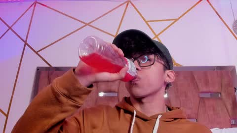 akazaboy online show from April 2026 04:51:01 AM