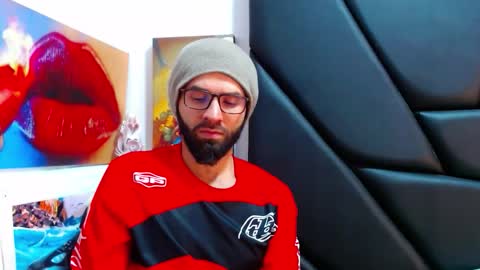 akiles online show from April 2026 10:51:02 PM