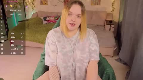 Aki online show from October 2025 12:14:02 PM