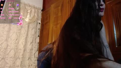 Snapshot of alahia_sky chatting on January 2026 01:10:02 AM online show from January 2026 01:10:02 AM