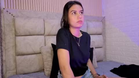 alahiasweet1 online show from April 2026 12:09:02 PM