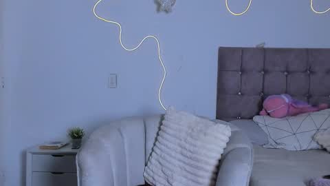 Alaia Alegria online show from March 2026 11:33:01 PM