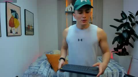 Alan  Kevin can we reach 100 thumbs up please guys  online show from April 2026 07:09:02 PM