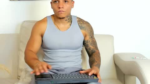 alan_vitori online show from April 2026 12:39:01 AM