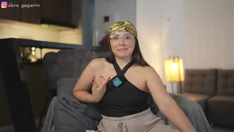 Snapshot of alana_gasparani chatting on June 2026 10:14:02 PM Alana Gasparini online show from June 2026 10:14:02 PM