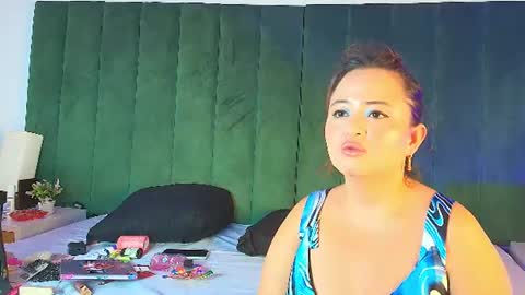 Snapshot of alana_petite chatting on July 2026 01:16:01 PM ALANA PETITE online show from July 2026 01:16:01 PM