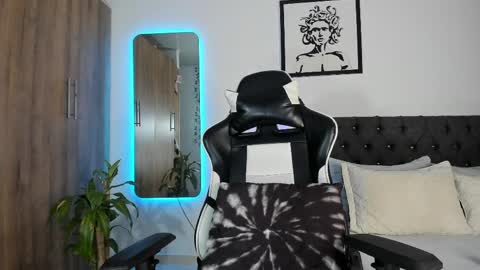 Snapshot of alannaughty_ chatting on May 2026 02:40:02 AM alannaughty_ online show from May 2026 02:40:02 AM