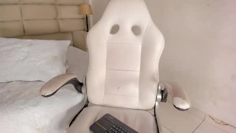 Snapshot of alaskaflowers_ chatting on December 2025 04:29:01 AM Alaska online show from December 2025 04:29:01 AM