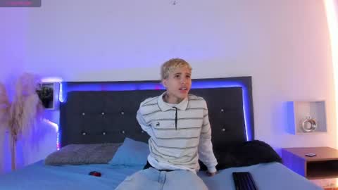 ale_cruzz online show from June 2026 07:36:01 PM