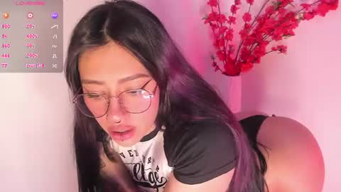 Snapshot of aleja_5 chatting on June 2026 05:12:01 AM Ale online show from June 2026 05:12:01 AM