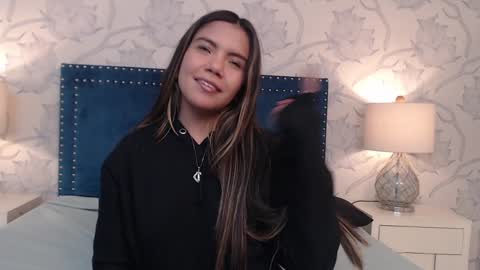 Snapshot of aleja_gh1 chatting on January 2025 01:43:02 AM 1 online show from January 2025 01:43:02 AM