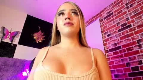 Snapshot of aleja_hill chatting on June 2026 10:47:02 PM Aleja Hill online show from June 2026 10:47:02 PM