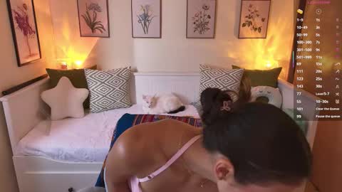 Alejandhra online show from March 2026 12:33:01 PM