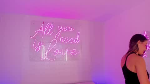 Aleksandra  online show from April 2026 12:39:01 PM