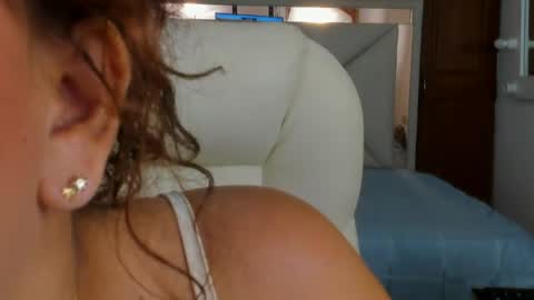 alennax online show from April 2026 12:54:02 PM