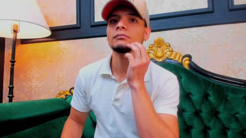 Snapshot of aless_king chatting on January 2025 12:00:01 PM Alessandro King online show from January 2025 12:00:01 PM