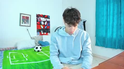 Snapshot of alessandro_dybala chatting on June 2026 12:19:01 PM Alessandro Dybala online show from June 2026 12:19:01 PM