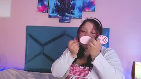 AleSweett online show from April 2026 12:19:02 PM