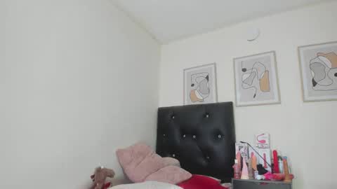 Alexa online show from December 2024 07:49:01 PM