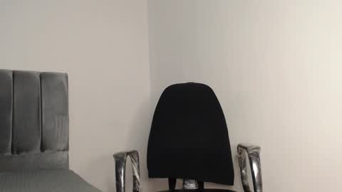 Owen online show from November 2025 02:42:02 AM