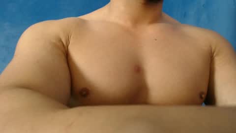 Snapshot of alex_blu chatting on June 2026 04:05:01 PM Alex online show from June 2026 04:05:01 PM