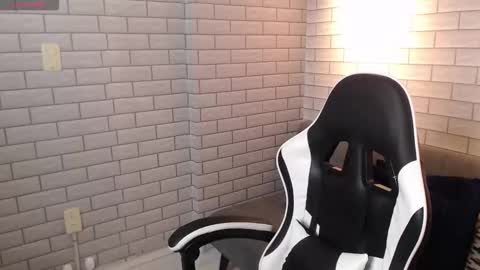 Alex  online show from March 2026 07:40:02 PM