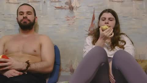 Alex and Sarah online show from April 2026 04:23:01 PM