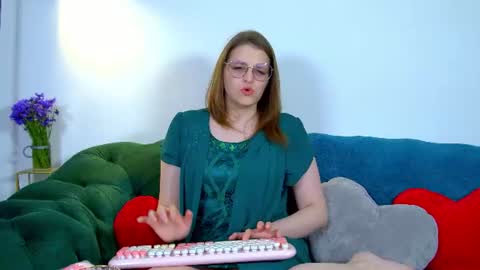 AlexaAvery online show from June 2026 07:03:02 PM