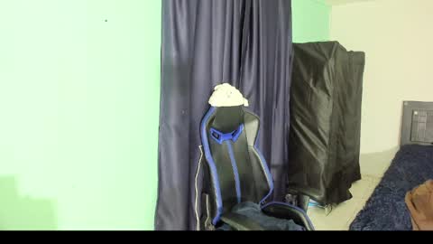 chicos hot online show from April 2026 01:58:01 AM